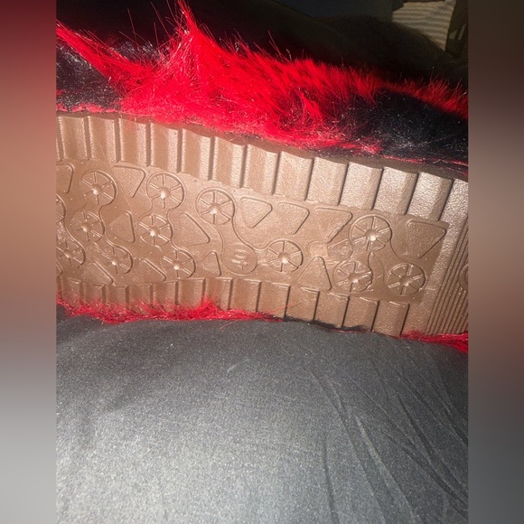 COOLSA Women's Red Faux Fur Winter Boots - Picture 6 of 8